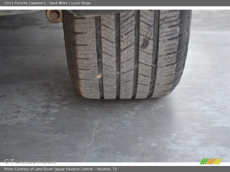 Sand White / Luxor Beige 2011 Porsche Cayenne S
