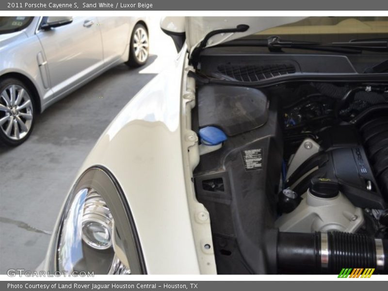 Sand White / Luxor Beige 2011 Porsche Cayenne S