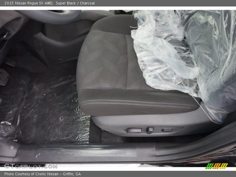 Super Black / Charcoal 2015 Nissan Rogue SV AWD