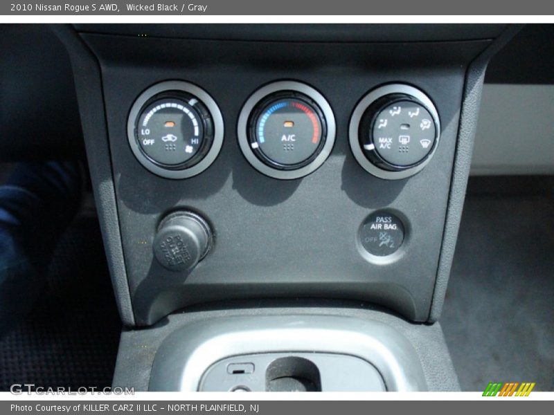 Wicked Black / Gray 2010 Nissan Rogue S AWD