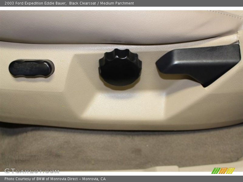 Black Clearcoat / Medium Parchment 2003 Ford Expedition Eddie Bauer