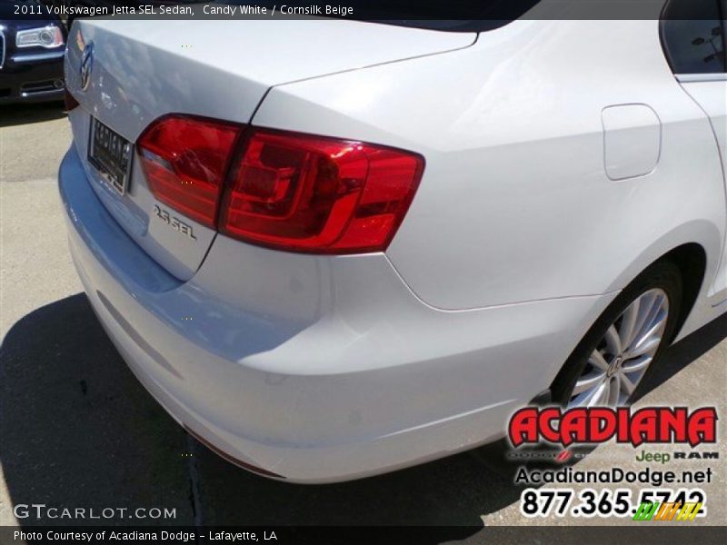 Candy White / Cornsilk Beige 2011 Volkswagen Jetta SEL Sedan
