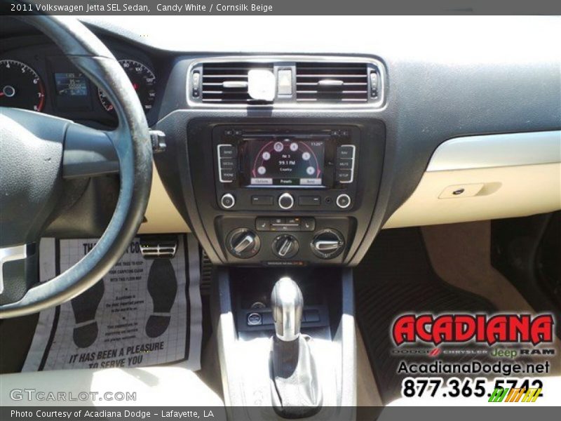Candy White / Cornsilk Beige 2011 Volkswagen Jetta SEL Sedan