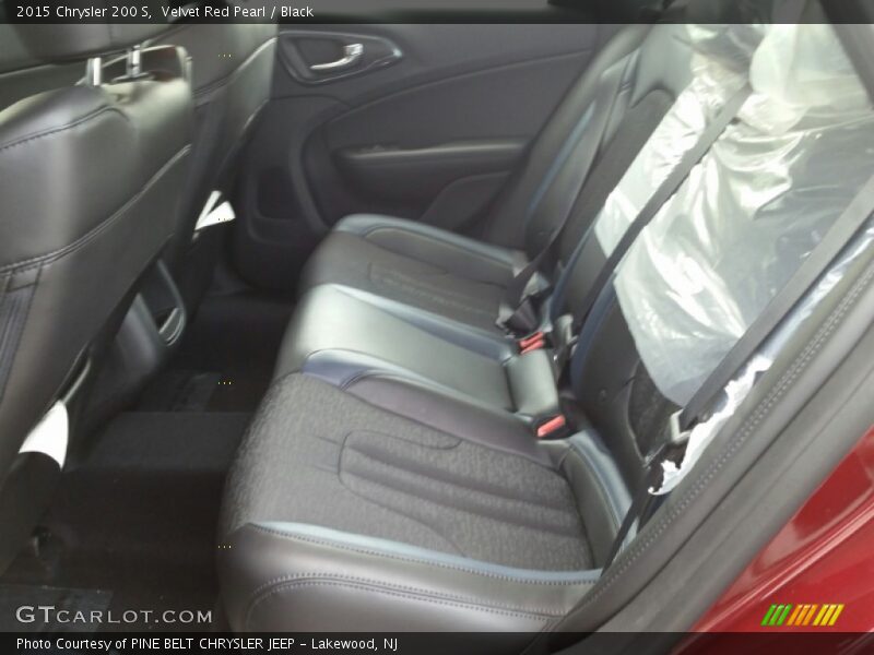 Velvet Red Pearl / Black 2015 Chrysler 200 S