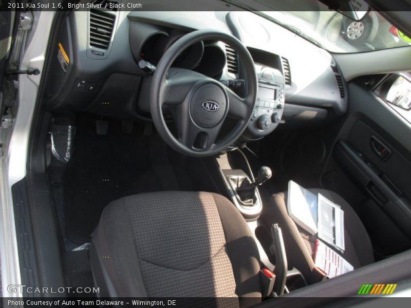 Bright Silver / Black Cloth 2011 Kia Soul 1.6