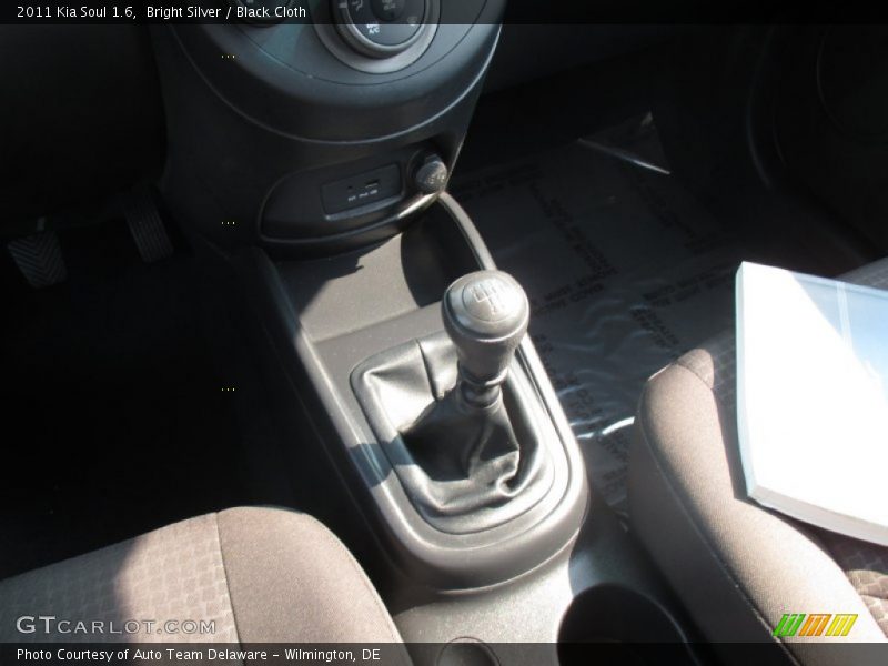 Bright Silver / Black Cloth 2011 Kia Soul 1.6