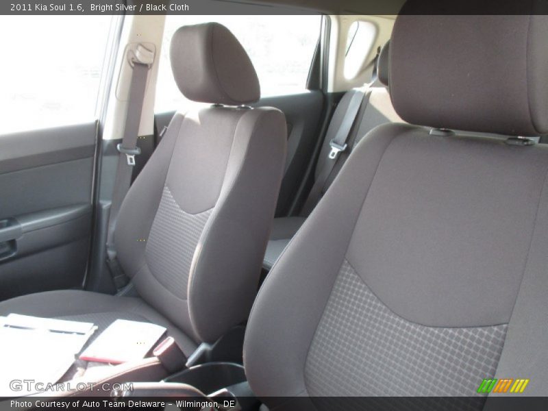 Bright Silver / Black Cloth 2011 Kia Soul 1.6