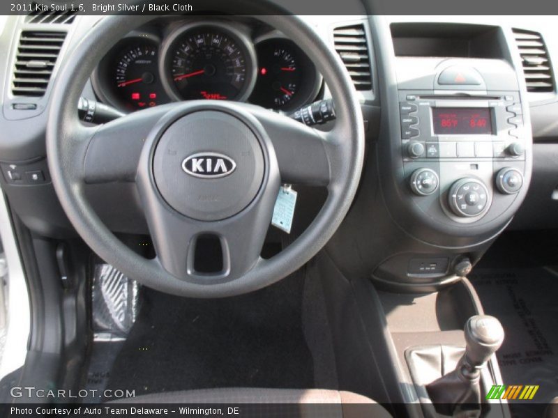 Bright Silver / Black Cloth 2011 Kia Soul 1.6