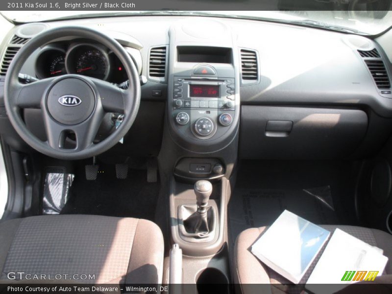 Bright Silver / Black Cloth 2011 Kia Soul 1.6