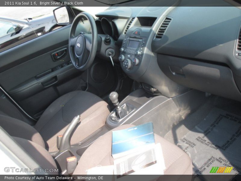 Bright Silver / Black Cloth 2011 Kia Soul 1.6