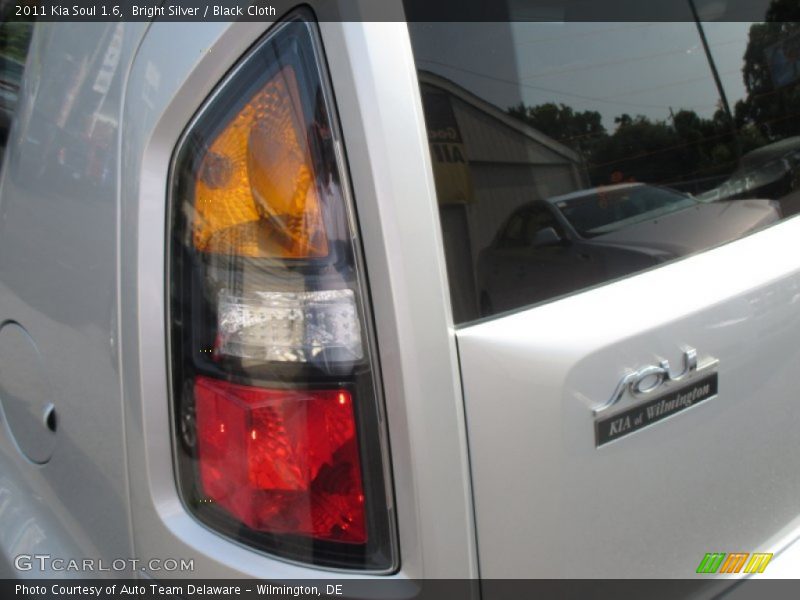 Bright Silver / Black Cloth 2011 Kia Soul 1.6