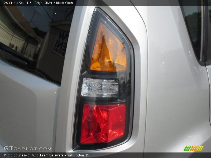Bright Silver / Black Cloth 2011 Kia Soul 1.6