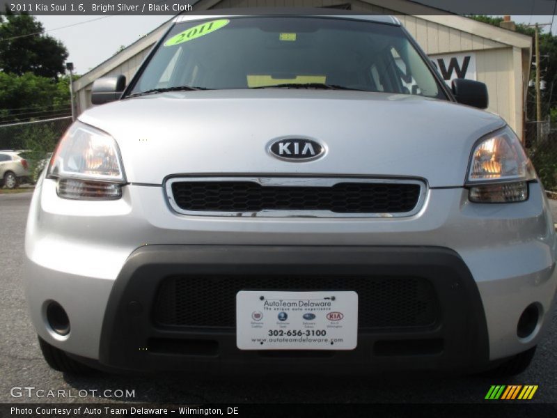 Bright Silver / Black Cloth 2011 Kia Soul 1.6