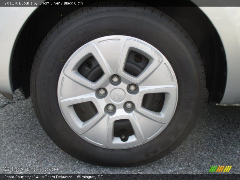 Bright Silver / Black Cloth 2011 Kia Soul 1.6
