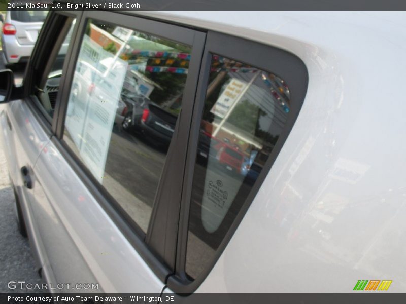 Bright Silver / Black Cloth 2011 Kia Soul 1.6