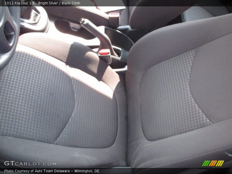 Bright Silver / Black Cloth 2011 Kia Soul 1.6