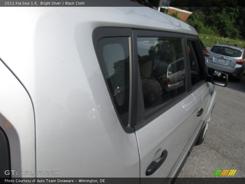 Bright Silver / Black Cloth 2011 Kia Soul 1.6