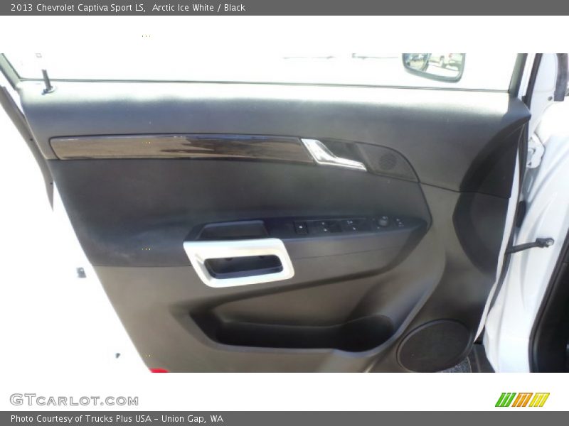 Arctic Ice White / Black 2013 Chevrolet Captiva Sport LS