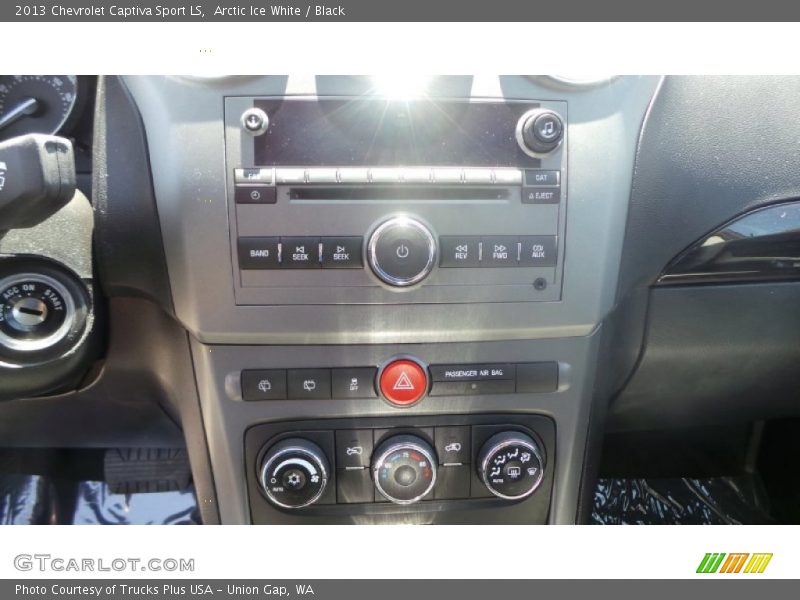 Arctic Ice White / Black 2013 Chevrolet Captiva Sport LS