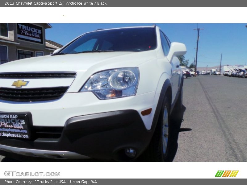 Arctic Ice White / Black 2013 Chevrolet Captiva Sport LS