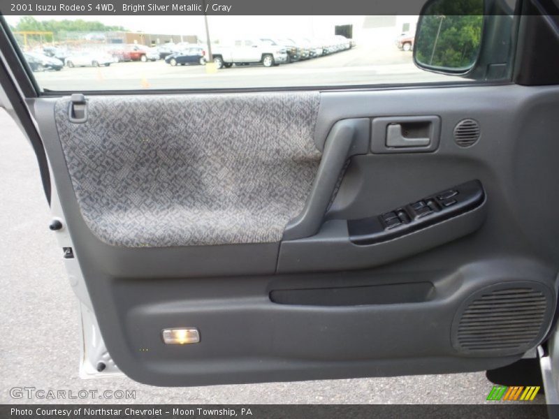 Bright Silver Metallic / Gray 2001 Isuzu Rodeo S 4WD