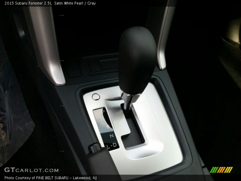Satin White Pearl / Gray 2015 Subaru Forester 2.5i