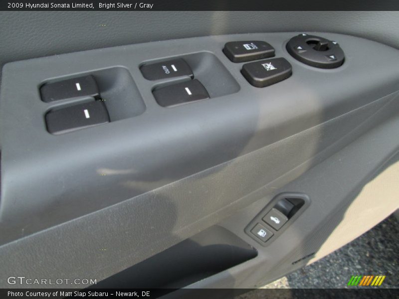 Bright Silver / Gray 2009 Hyundai Sonata Limited