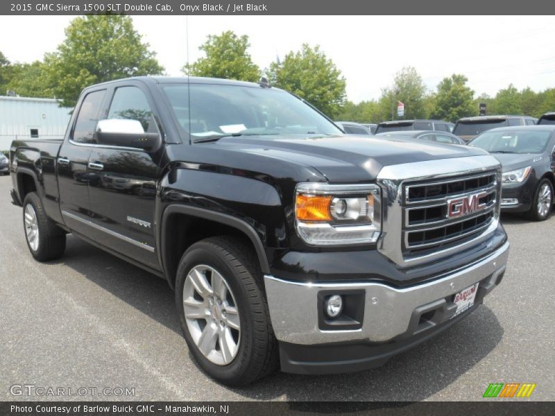 Front 3/4 View of 2015 Sierra 1500 SLT Double Cab