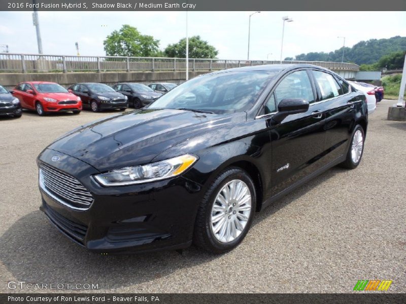 Front 3/4 View of 2016 Fusion Hybrid S