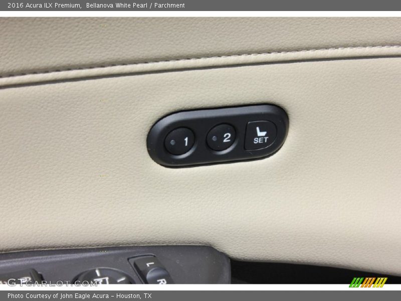 Bellanova White Pearl / Parchment 2016 Acura ILX Premium