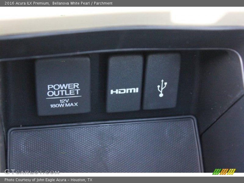 Bellanova White Pearl / Parchment 2016 Acura ILX Premium