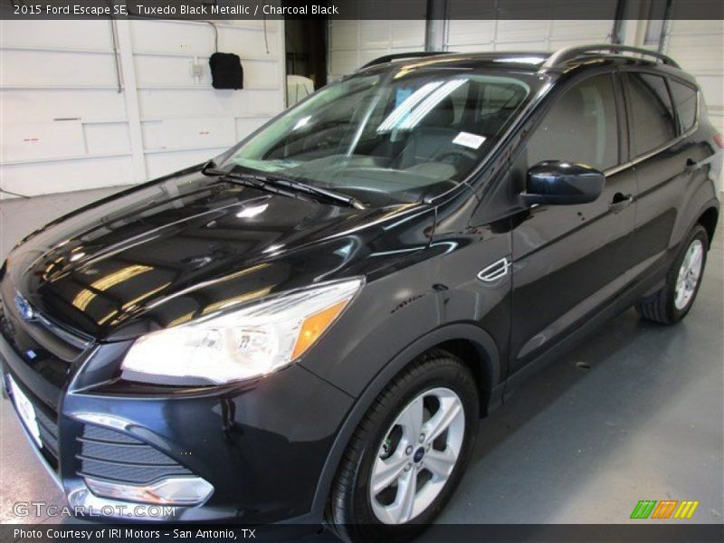 Tuxedo Black Metallic / Charcoal Black 2015 Ford Escape SE