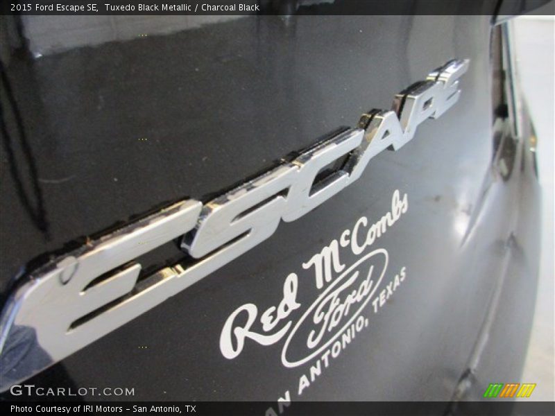 Tuxedo Black Metallic / Charcoal Black 2015 Ford Escape SE