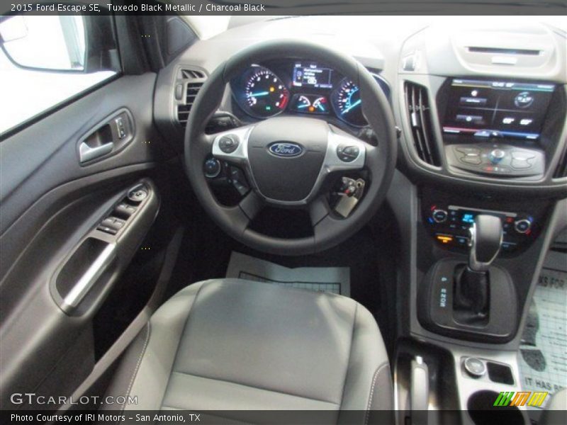 Tuxedo Black Metallic / Charcoal Black 2015 Ford Escape SE