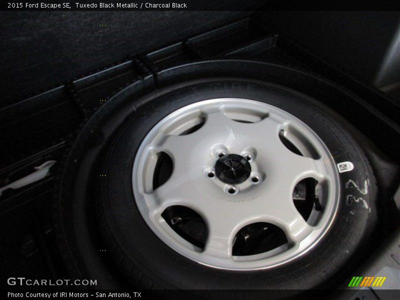 Tuxedo Black Metallic / Charcoal Black 2015 Ford Escape SE