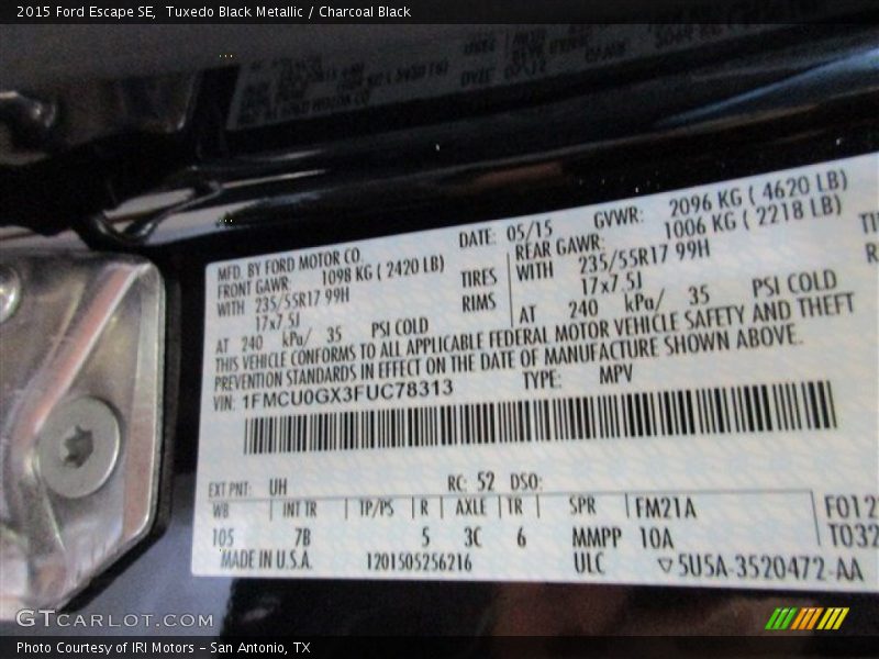 Tuxedo Black Metallic / Charcoal Black 2015 Ford Escape SE