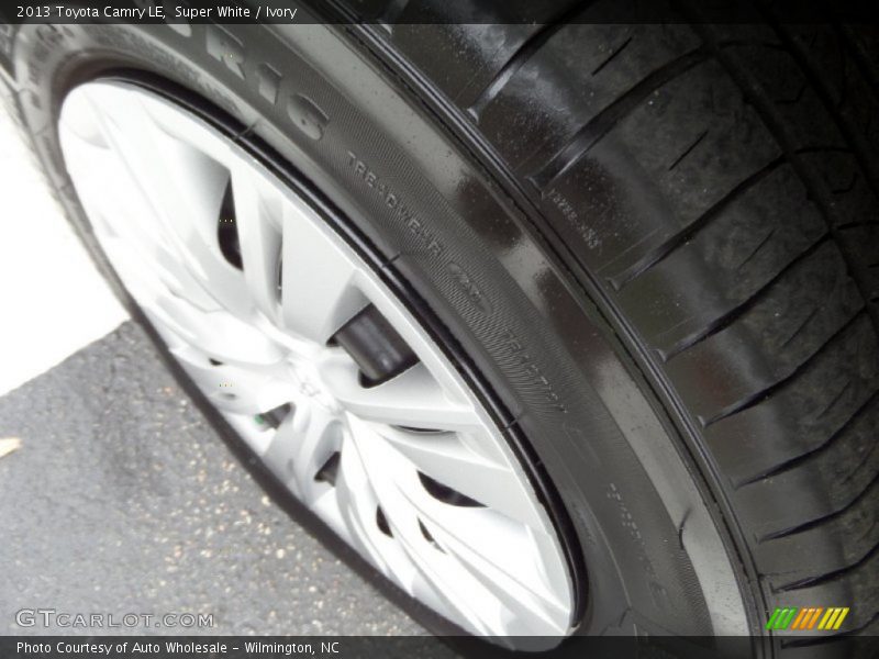 Super White / Ivory 2013 Toyota Camry LE