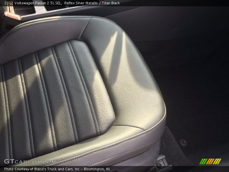 Reflex Silver Metallic / Titan Black 2012 Volkswagen Passat 2.5L SEL