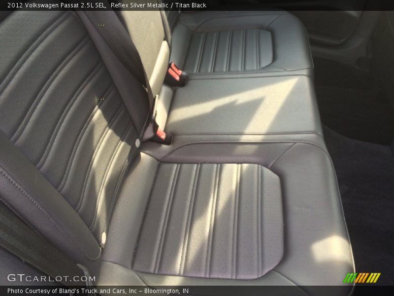 Reflex Silver Metallic / Titan Black 2012 Volkswagen Passat 2.5L SEL