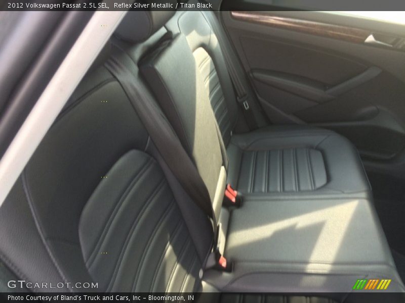 Reflex Silver Metallic / Titan Black 2012 Volkswagen Passat 2.5L SEL