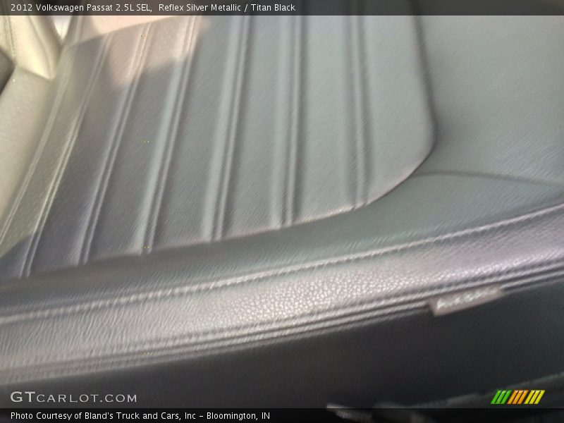 Reflex Silver Metallic / Titan Black 2012 Volkswagen Passat 2.5L SEL