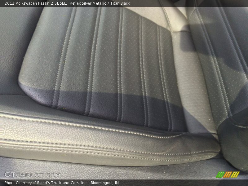 Reflex Silver Metallic / Titan Black 2012 Volkswagen Passat 2.5L SEL