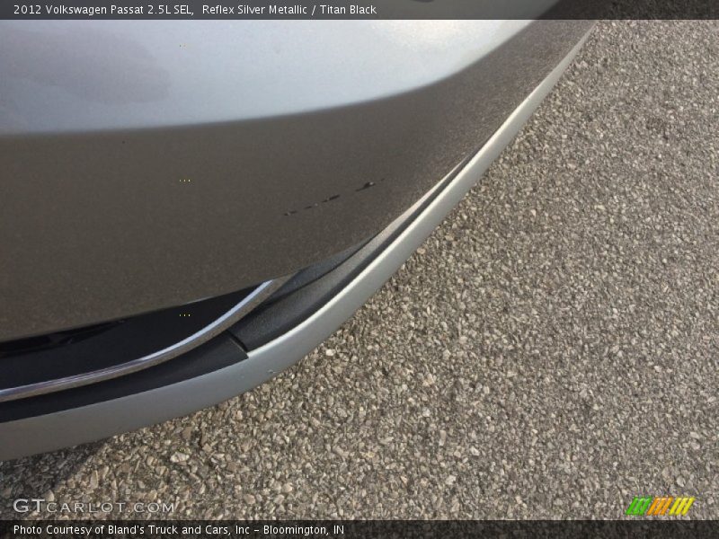 Reflex Silver Metallic / Titan Black 2012 Volkswagen Passat 2.5L SEL