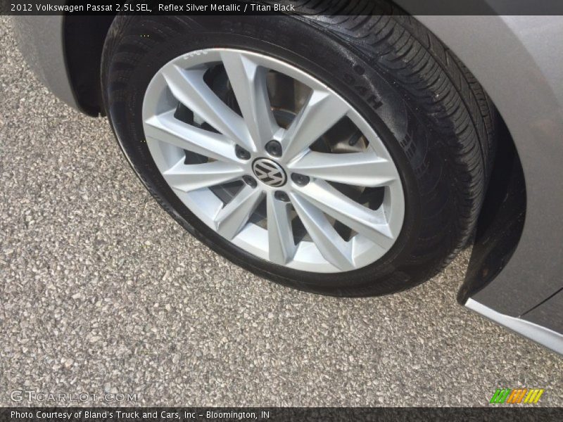 Reflex Silver Metallic / Titan Black 2012 Volkswagen Passat 2.5L SEL