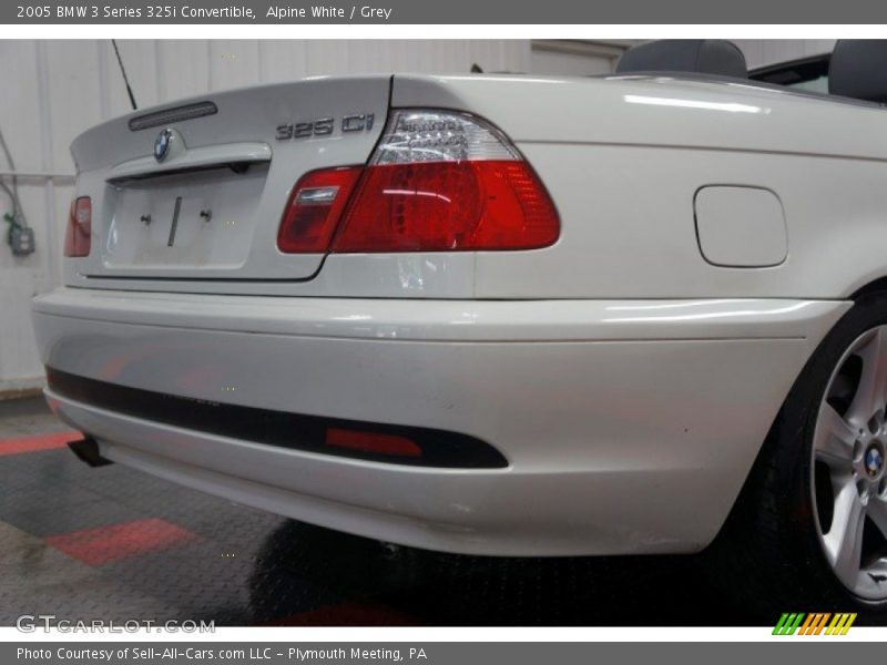 Alpine White / Grey 2005 BMW 3 Series 325i Convertible