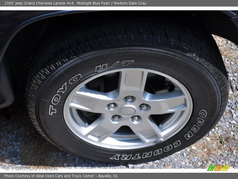 Midnight Blue Pearl / Medium Slate Gray 2005 Jeep Grand Cherokee Laredo 4x4