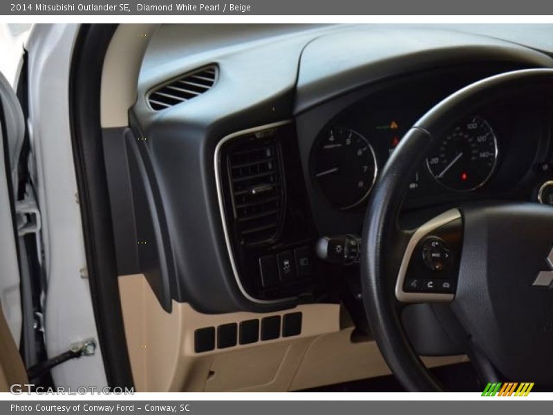 Diamond White Pearl / Beige 2014 Mitsubishi Outlander SE