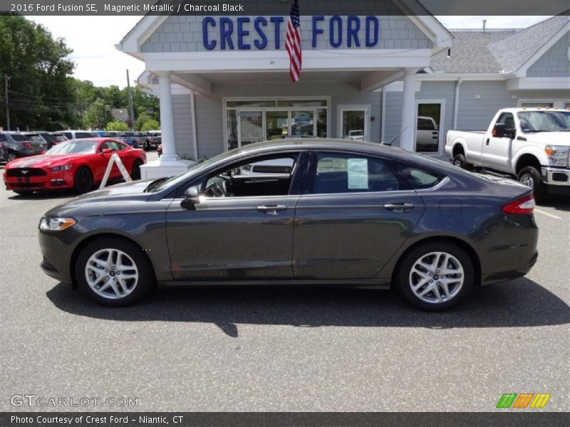 Magnetic Metallic / Charcoal Black 2016 Ford Fusion SE