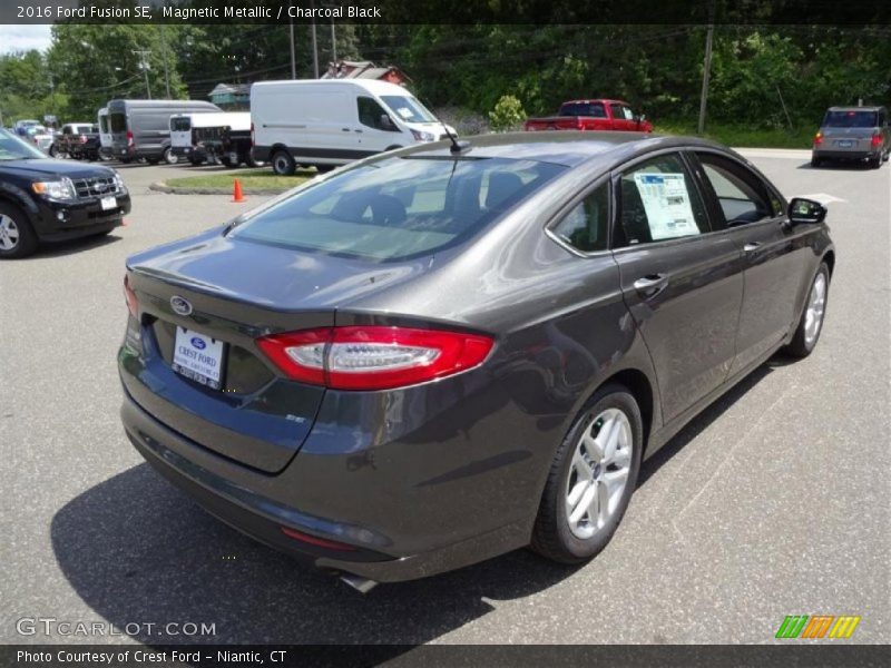 Magnetic Metallic / Charcoal Black 2016 Ford Fusion SE