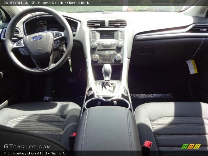 Magnetic Metallic / Charcoal Black 2016 Ford Fusion SE